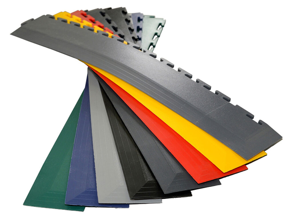 PVC hörnramp, grå (RAL7015), 7 mm>1 mm, 590 x 70 mm, 1 st