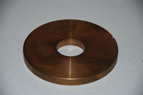 Bricka 82 mm x 8  mm,  Hål 24 mm