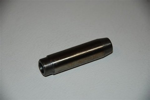 Valve guide inlet / outlet