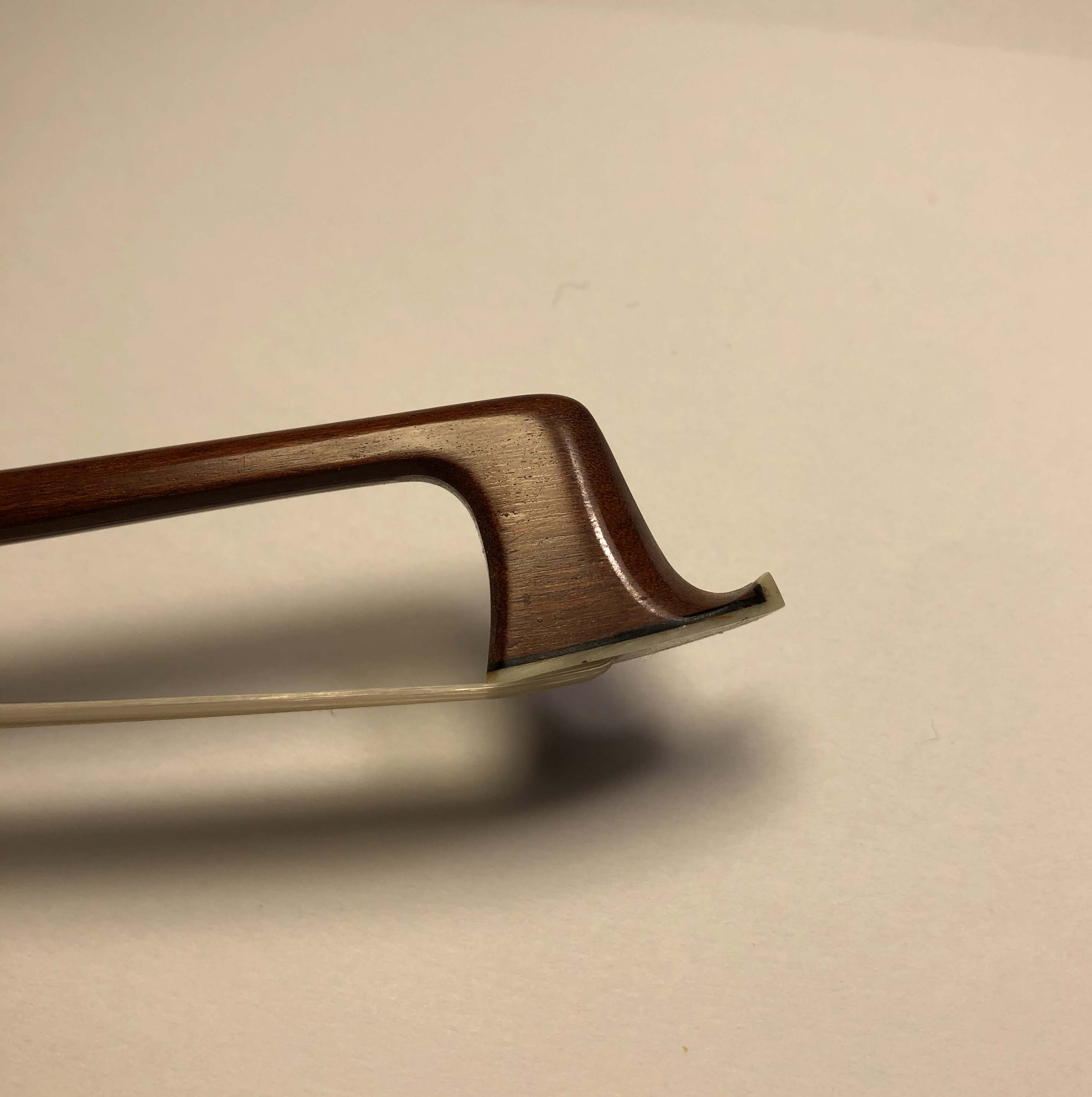 1/2 violinstråke, E. Sarazin,  - 2