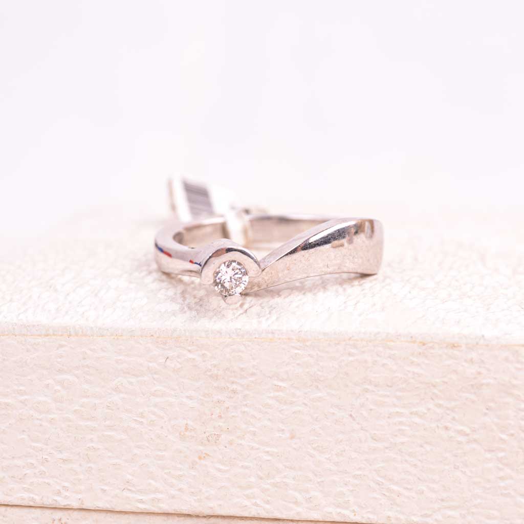 Hvidguldsring Solitaire 18k med 0,14ct diamant, Vintage - 2