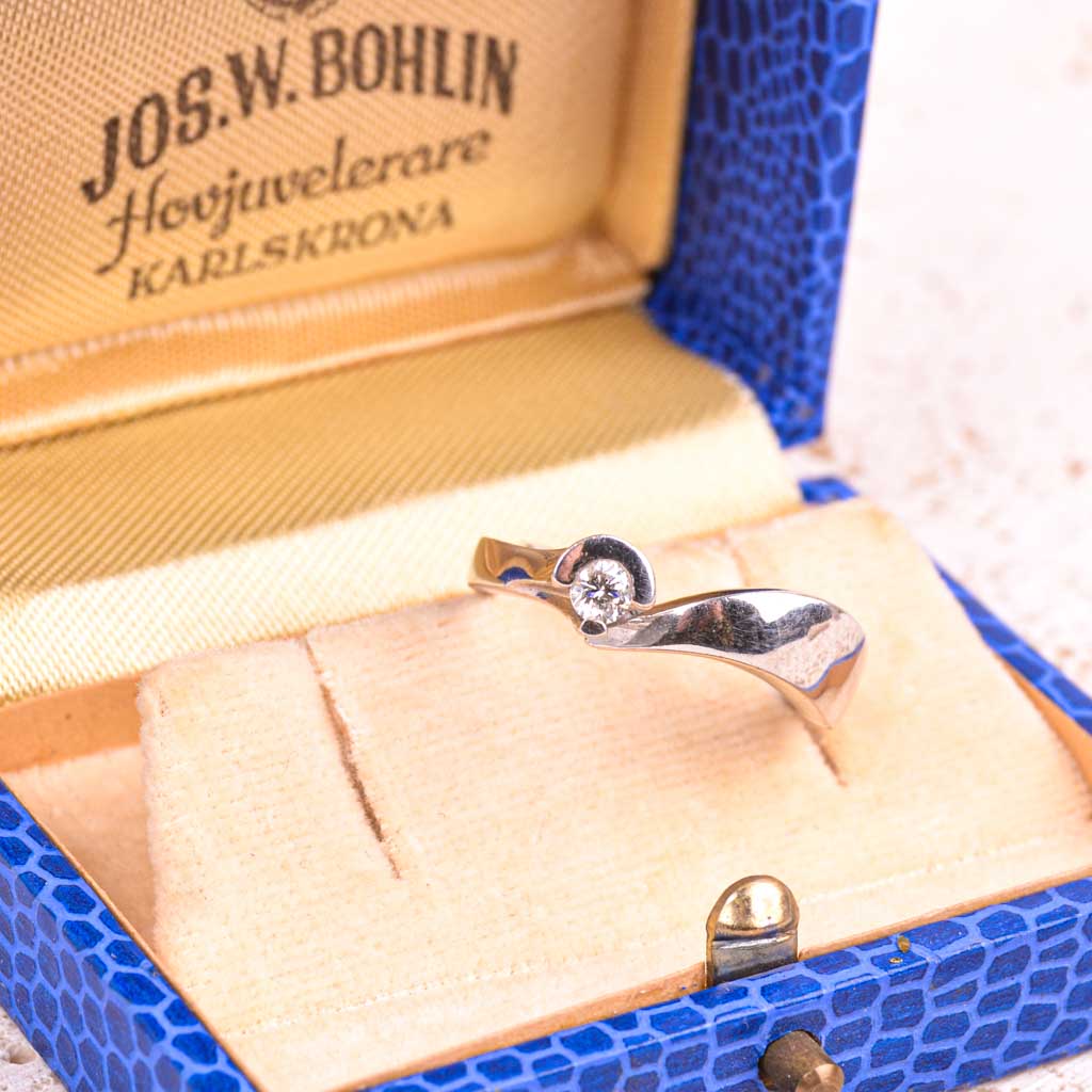 Hvidguldsring Solitaire 18k med 0,14ct diamant, Vintage
