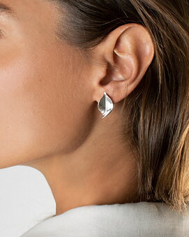 Botanica studs