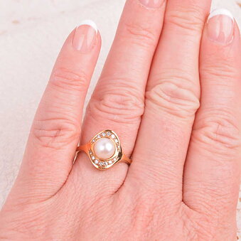 Pärlring 18k med 0,13ct diamanter, Vintage
