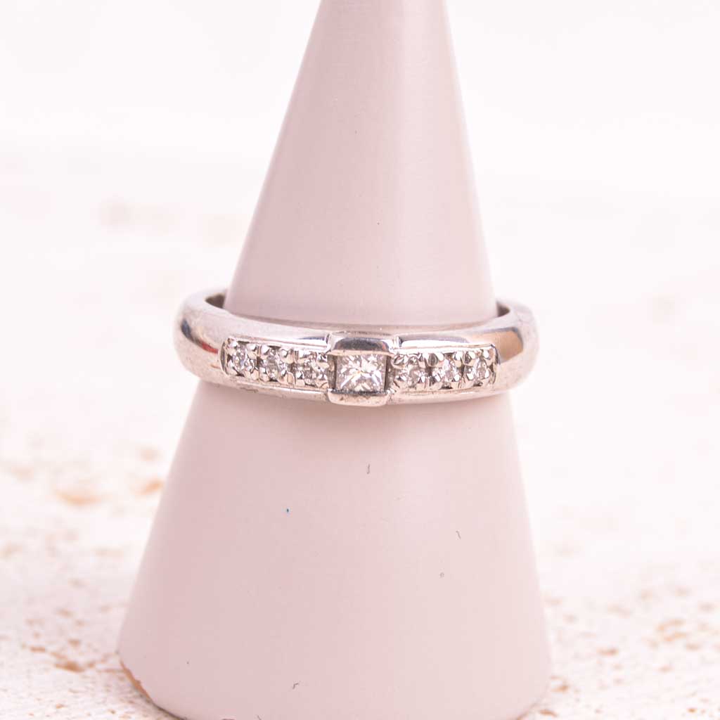 18k White Gold Ring with Diamonds, Vintage - 3