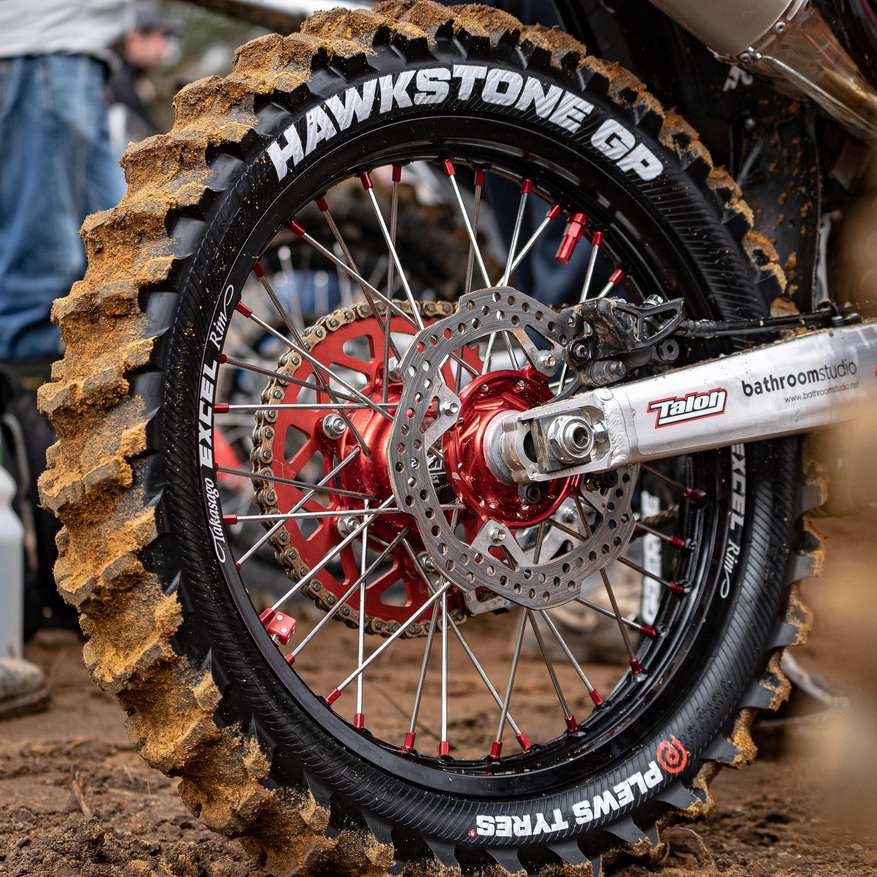 Plews MX1 Hawkstone Bakdekk 100/90-19" - 3