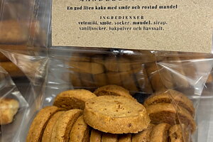 SNART KOMMER DET NYHETER! BAKSET OCH PRESENTER PRESENTER FÖR BÅDE STORA OCH SMÅ!