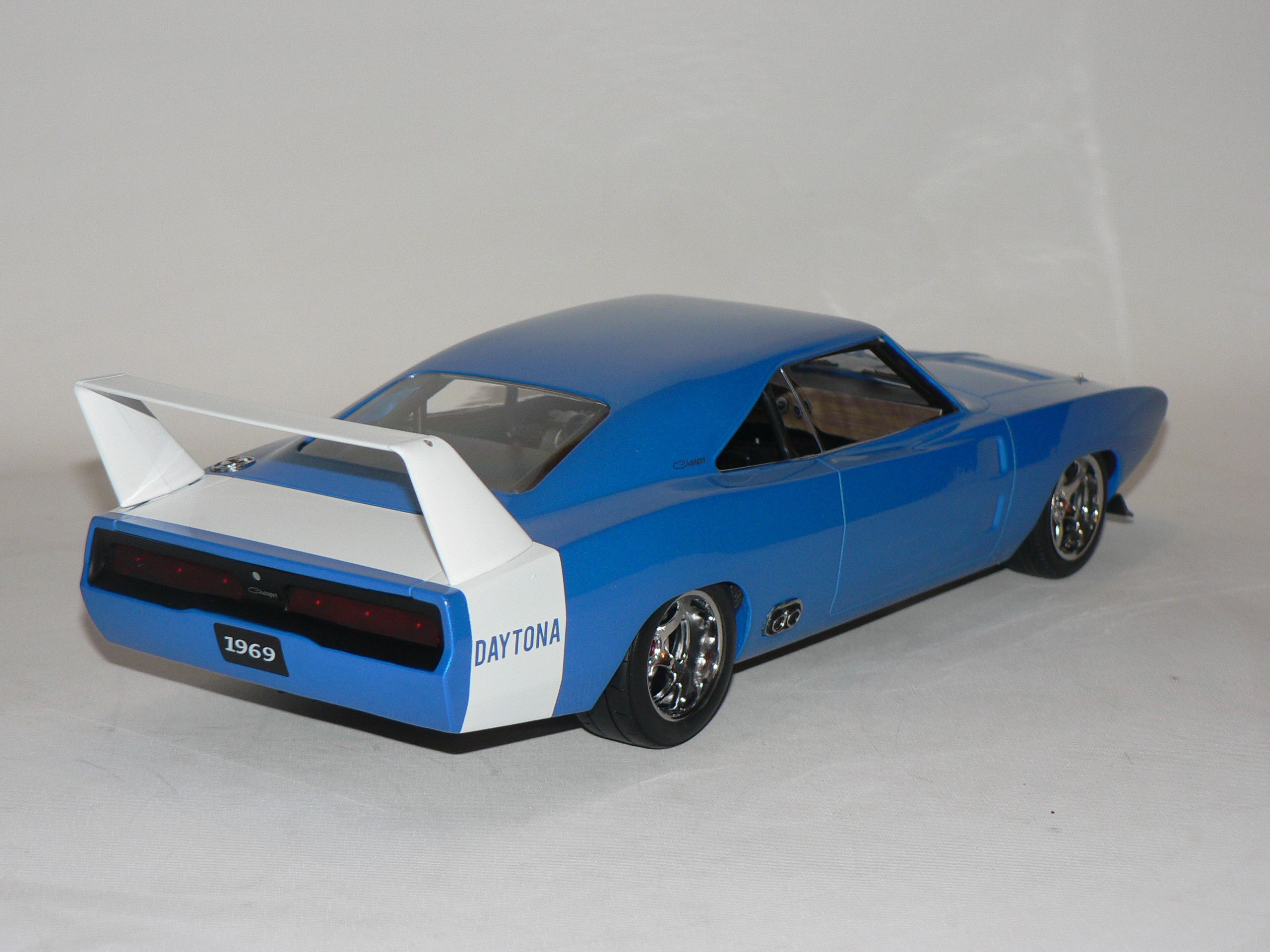 Dodge Charger Daytona Custom  -1969 (Dörr+Huv går ej öppna)  1:18 Greenlight - 2
