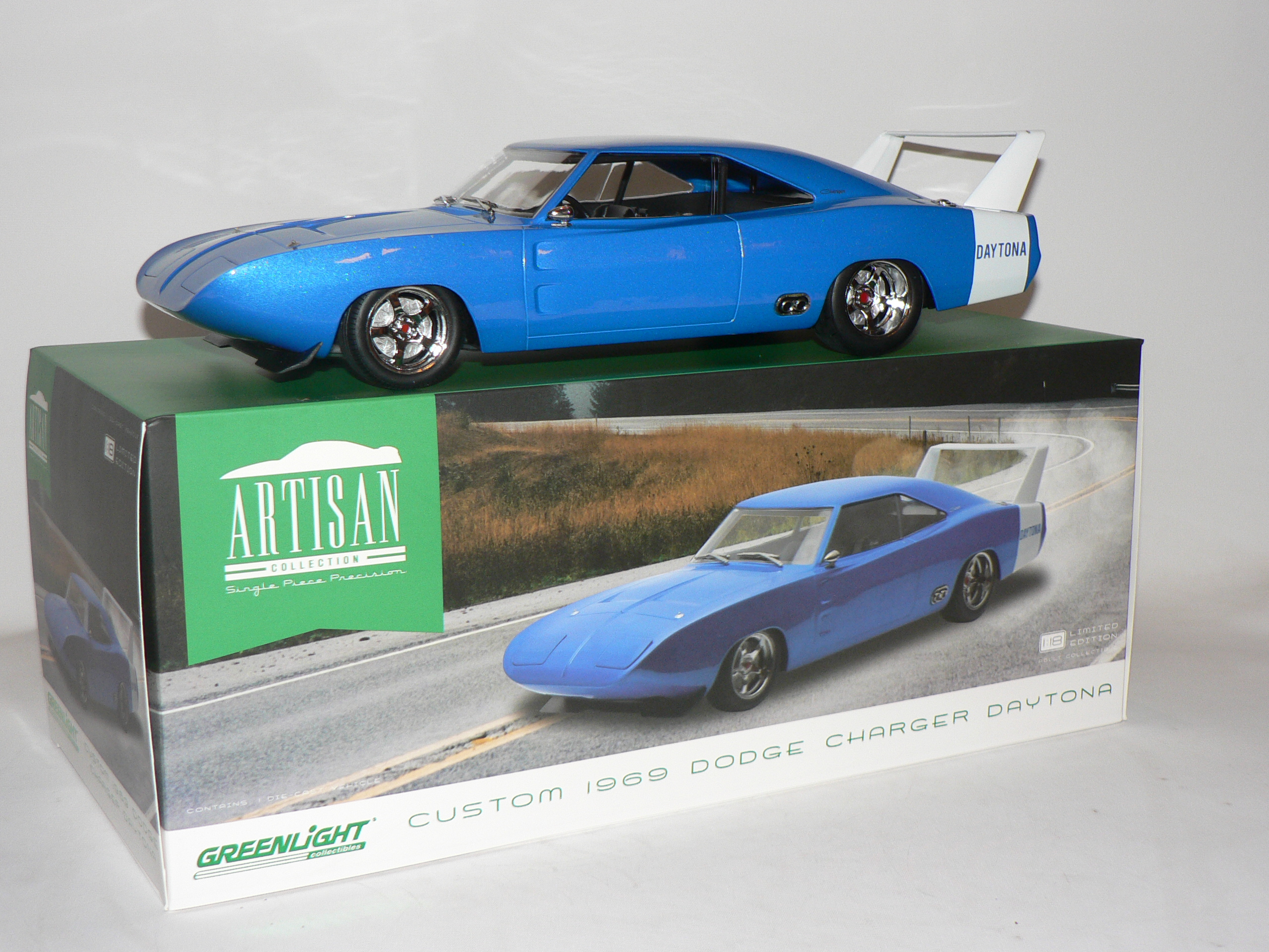 Dodge Charger Daytona Custom  -1969 (Dörr+Huv går ej öppna)  1:18 Greenlight - 3