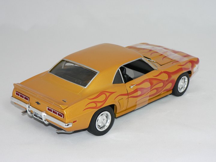 Chevrolet Camaro -1969 (LIMITED EDITION 5000PCS) KING OF THE STREET  1:18  Ertl/Auto World