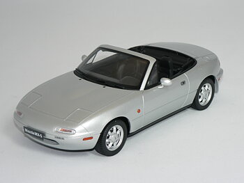 Mazda MX-5 -1990 (INGET ÖPPNINGSBART)  1:18  Otto Mobile