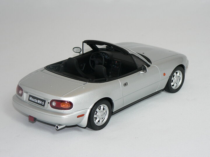 Mazda MX-5 -1990 (INGET ÖPPNINGSBART)  1:18  Otto Mobile