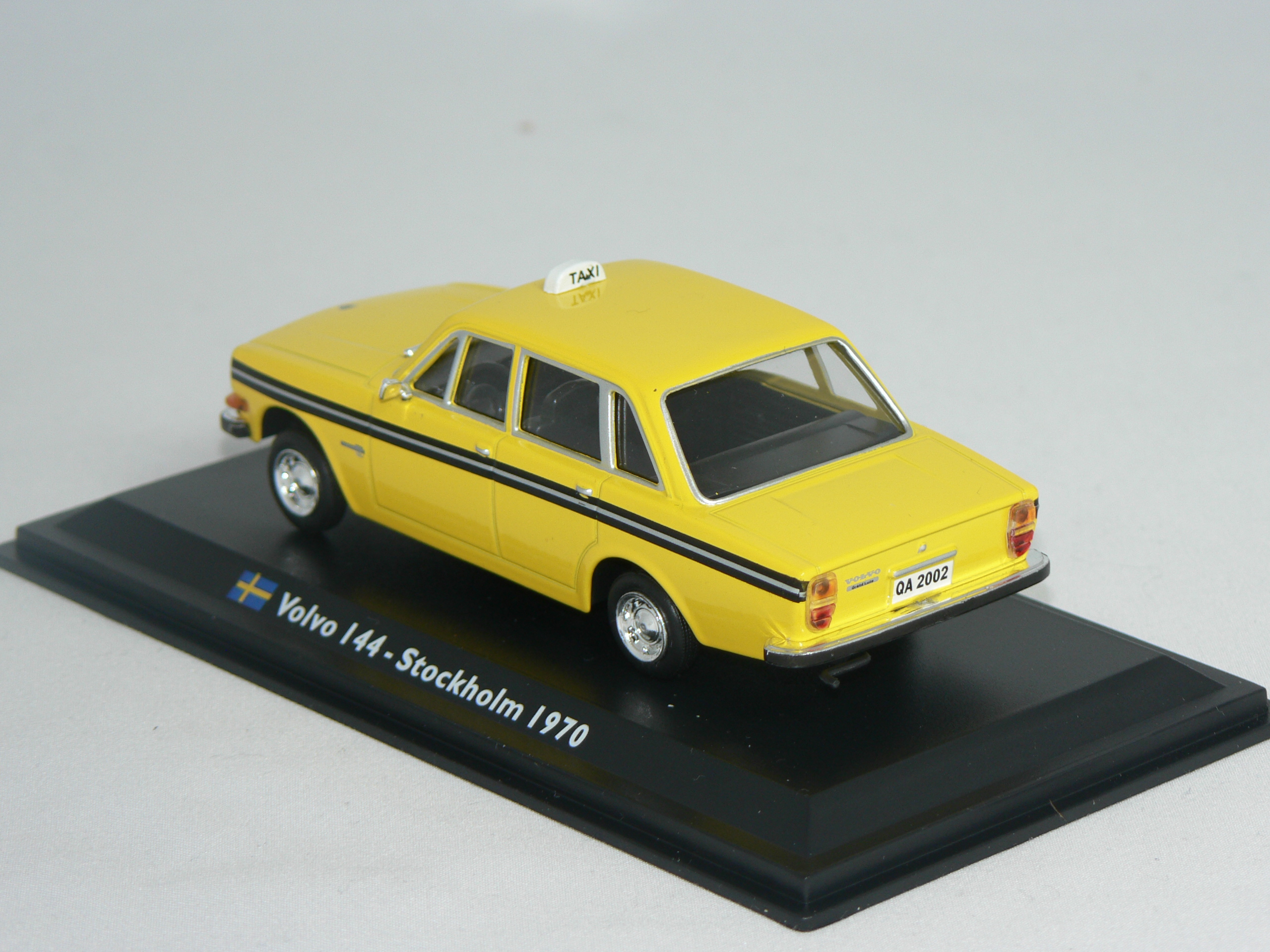 Volvo 144  1970  Gul  1:43 ( Taxi Stockholm )  Atlas - 2