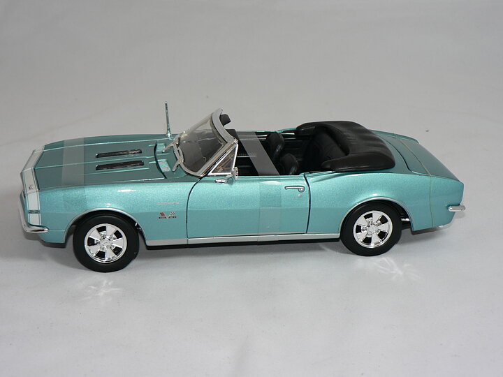 Chevrolet Camaro  RS /SS  1967  1:18  Maisto