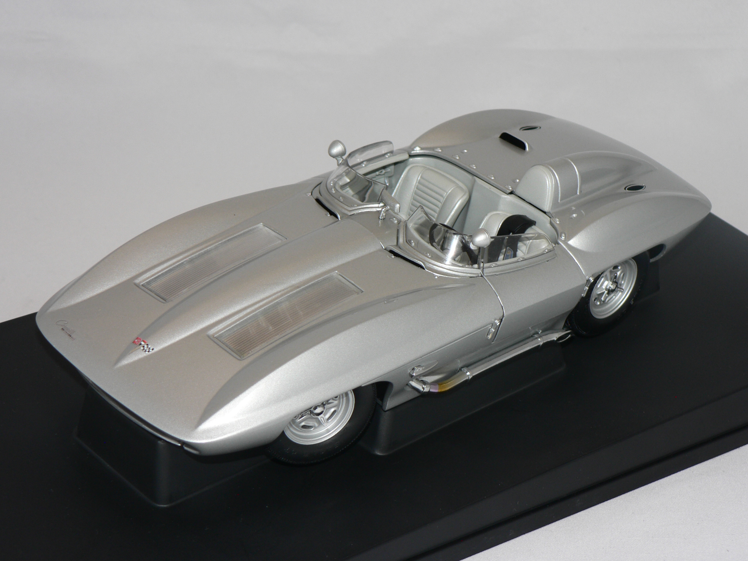 Chevrolet Corvette Stingray -1959   1:18  Auto Art
