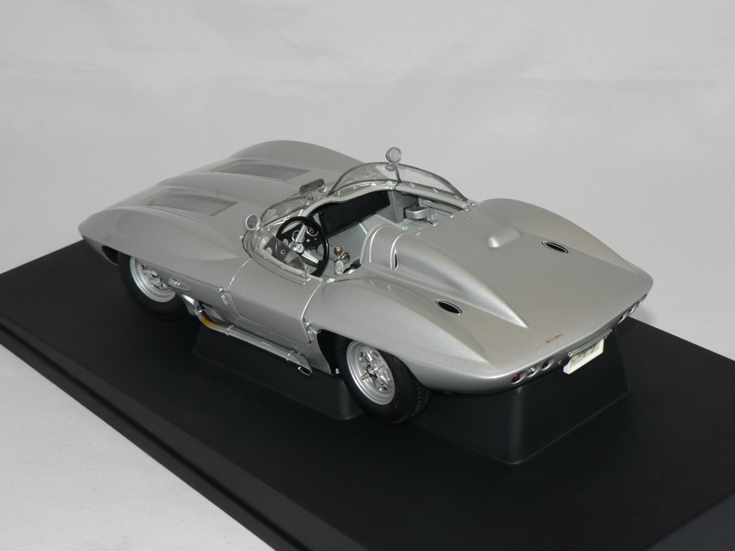 Chevrolet Corvette Stingray -1959   1:18  Auto Art - 3