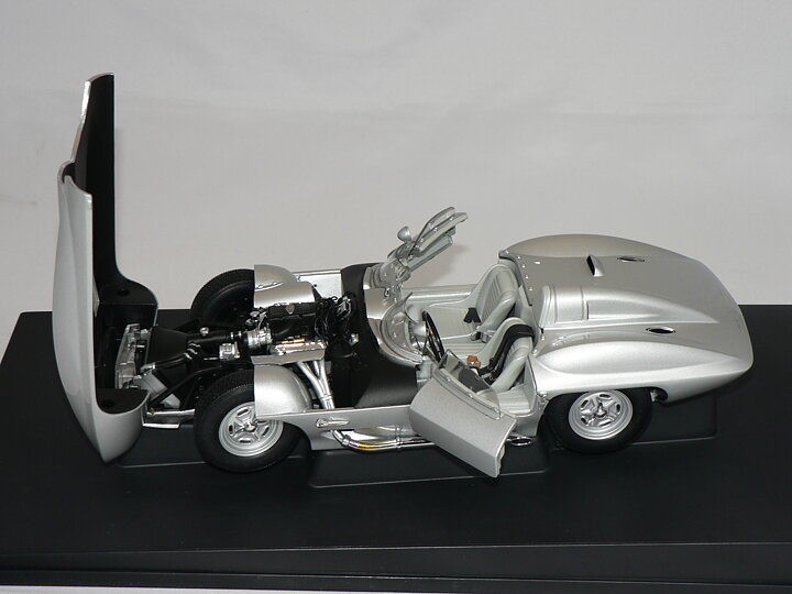 Chevrolet Corvette Stingray -1959   1:18  Auto Art