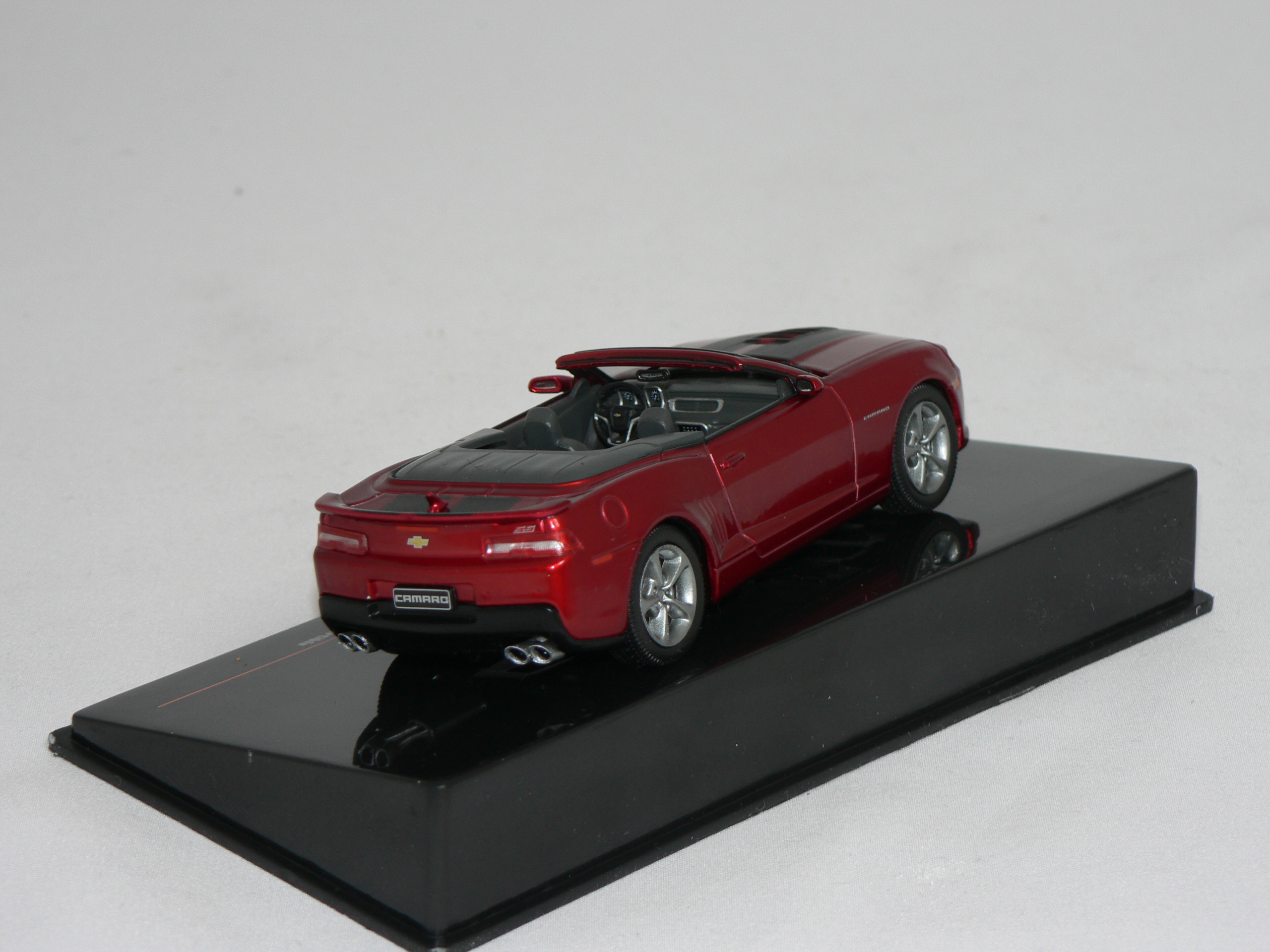 Chevrolet Camaro Convertible -2014  IXO 1:43 - 2