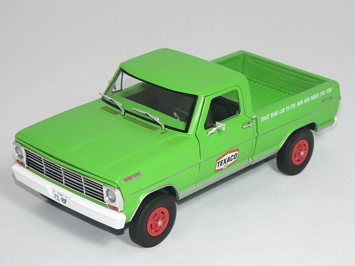 Ford F-100 Pick Up -1967 (TEXACO MOTO OIL)   1:24  Greenlight