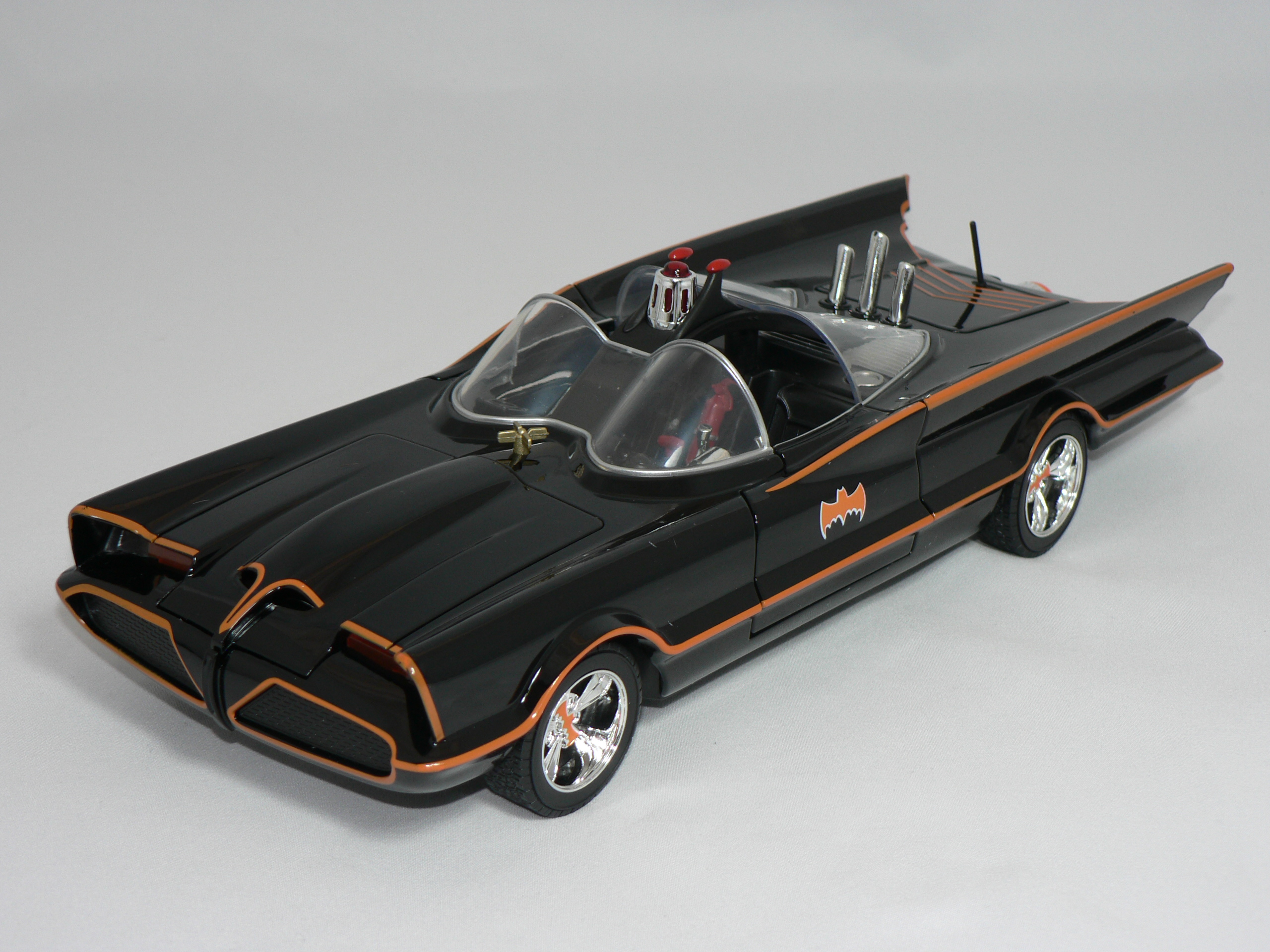 Batmobile Classic TV Serie -1966 (MED BATMAN+ROBIN & FUNGERANDE LAMPOR) - 2