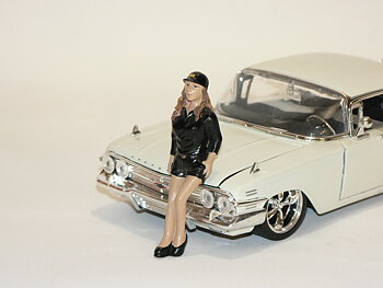 Figur 1:24  (Car Models Sue) Bil ingår ej  American Diorama