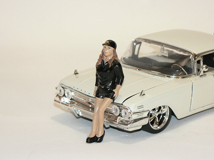 Figur 1:24  (Car Models Sue) Bil ingår ej  American Diorama