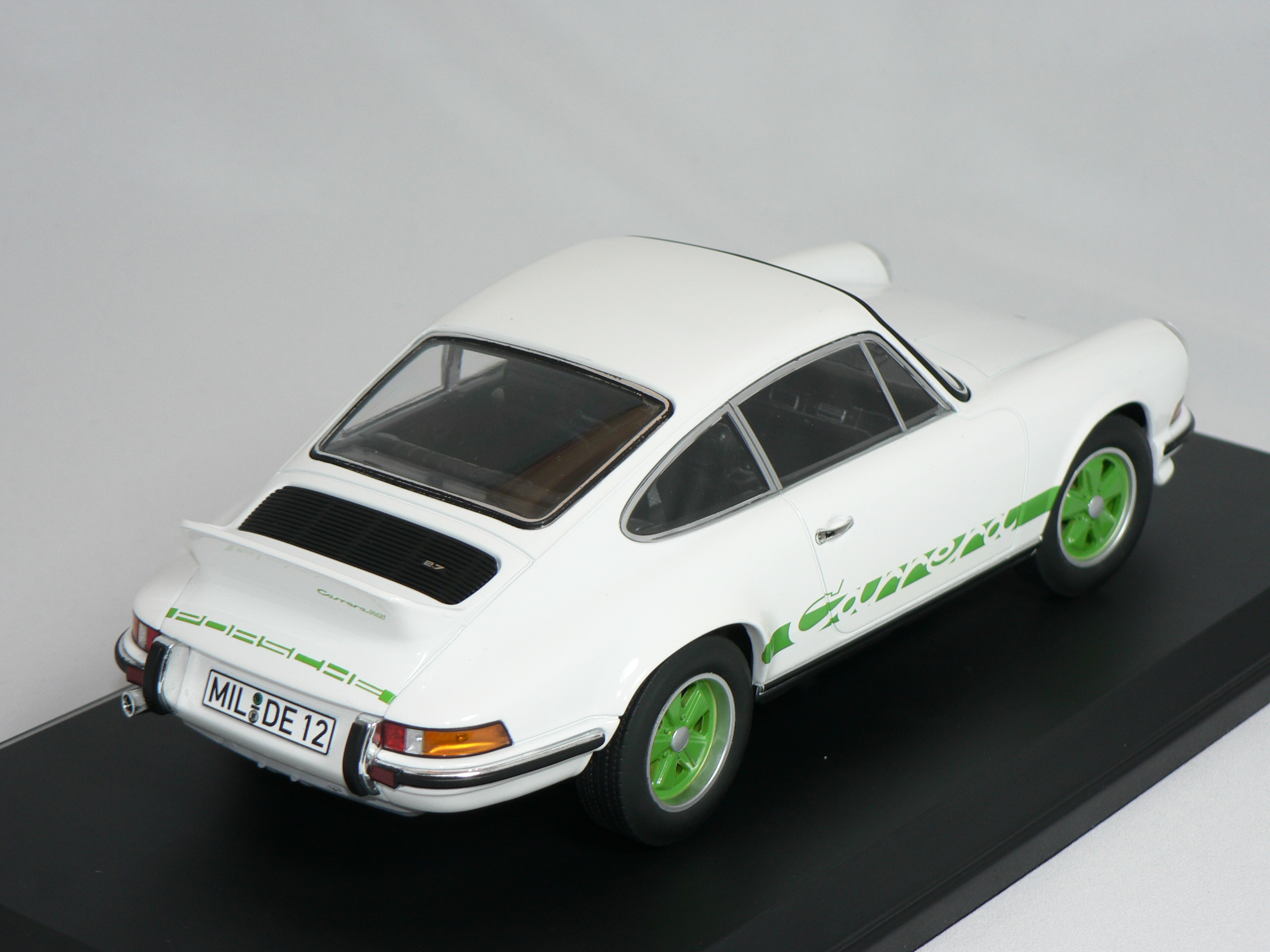 Porsche 911 RS Touring -1973 (INGET ÖPPNINGSBART)   1:18  Norev - 2