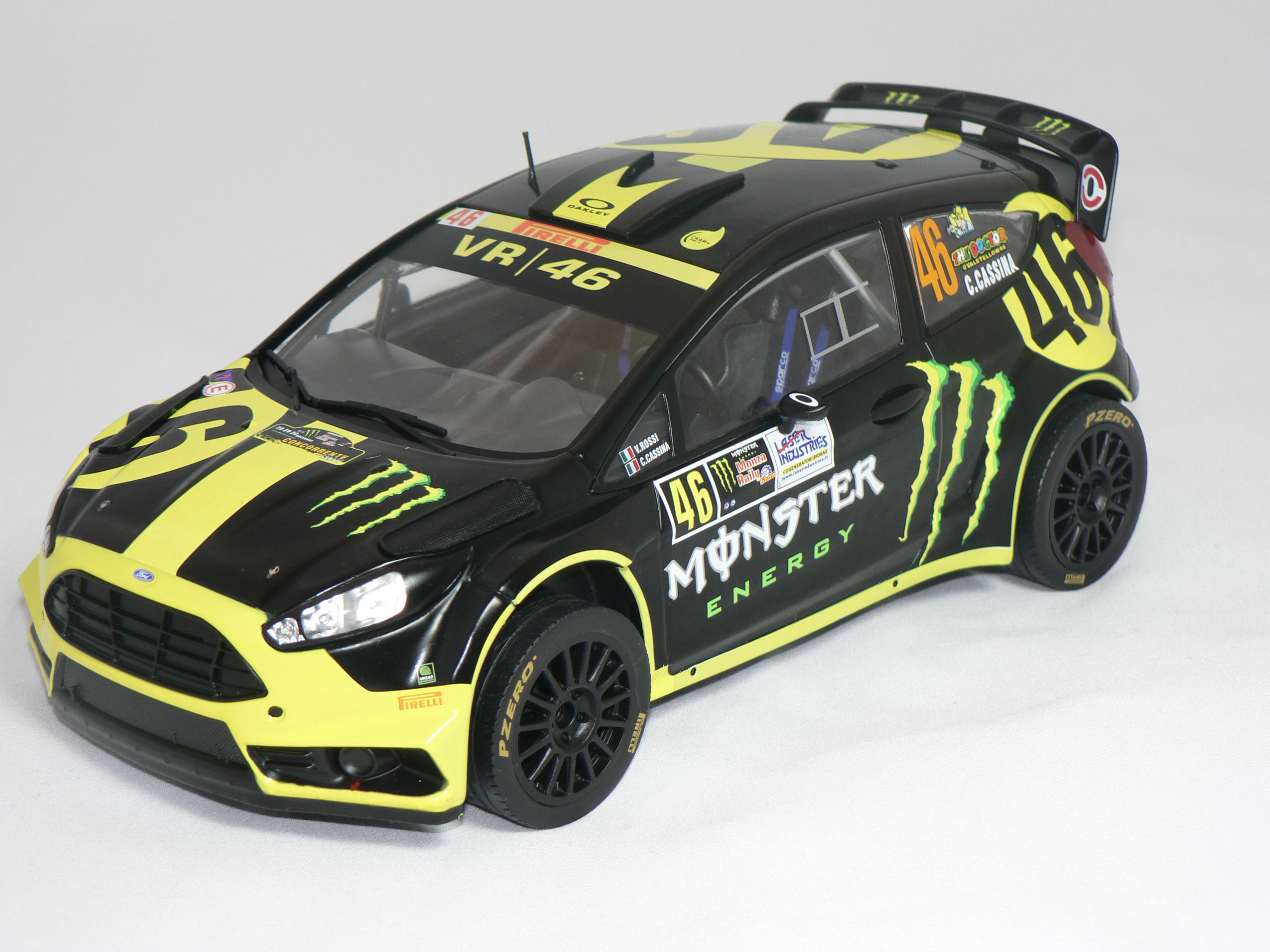 Ford Fiesta RS WRC (Monza Rally 2014) V.Rossi-C.Cassina (INGET ÖPPNINGSBART)  1:18  Ixo