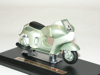Vespa 125 Circuito   1:18  Maisto