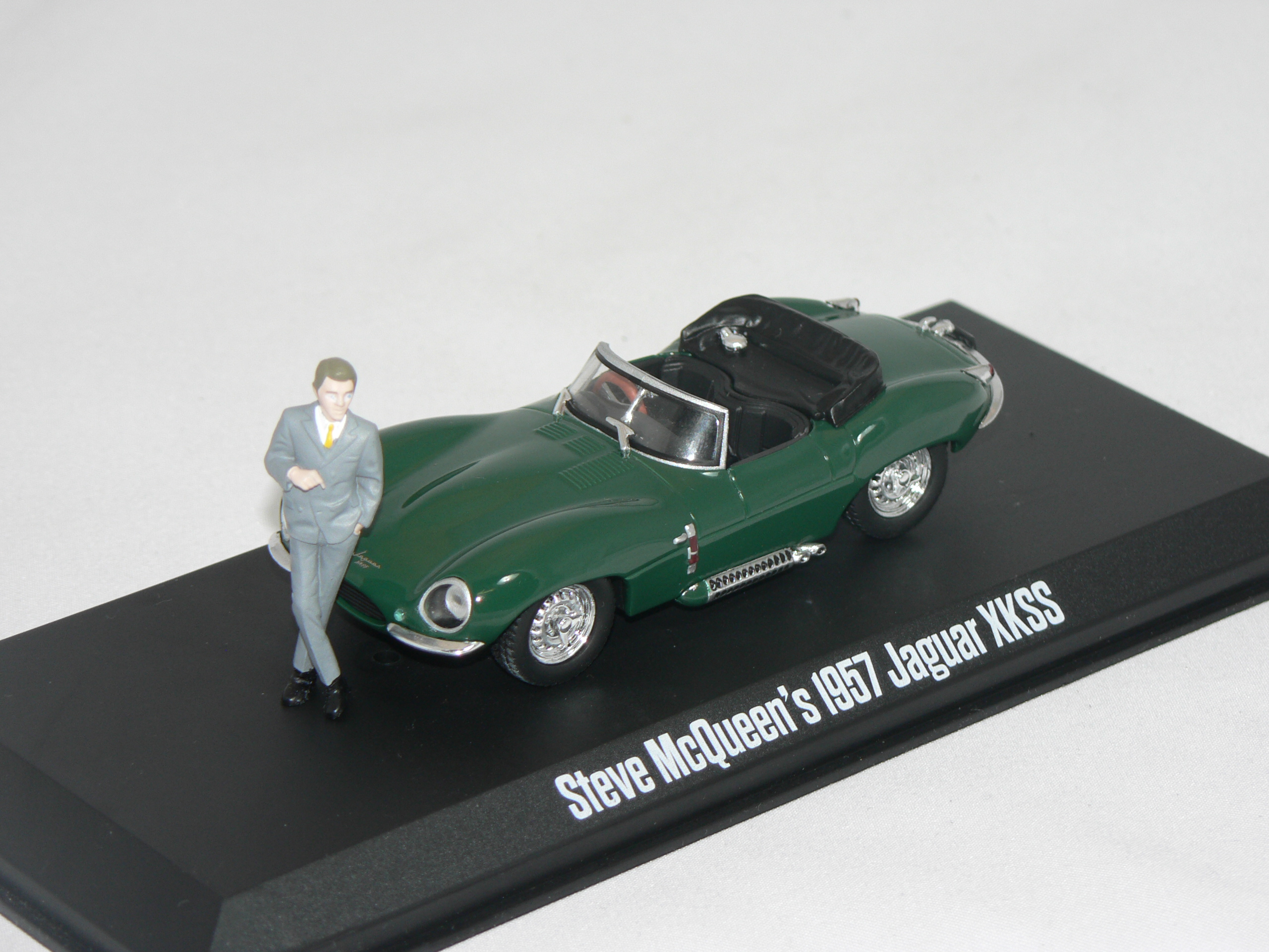 Steve McQueen's Jaguar XKSS -1957 (Steve McQueen FIGUR MEDFÖLJER)   1:43  Greenlight - 5