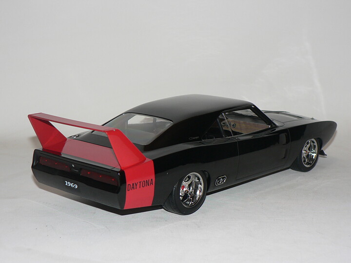 Dodge Charger Daytona Custom  -1969 (Dörr+Huv går ej öppna)  1:18 Greenlight