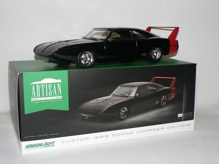 Dodge Charger Daytona Custom  -1969 (Dörr+Huv går ej öppna)  1:18 Greenlight