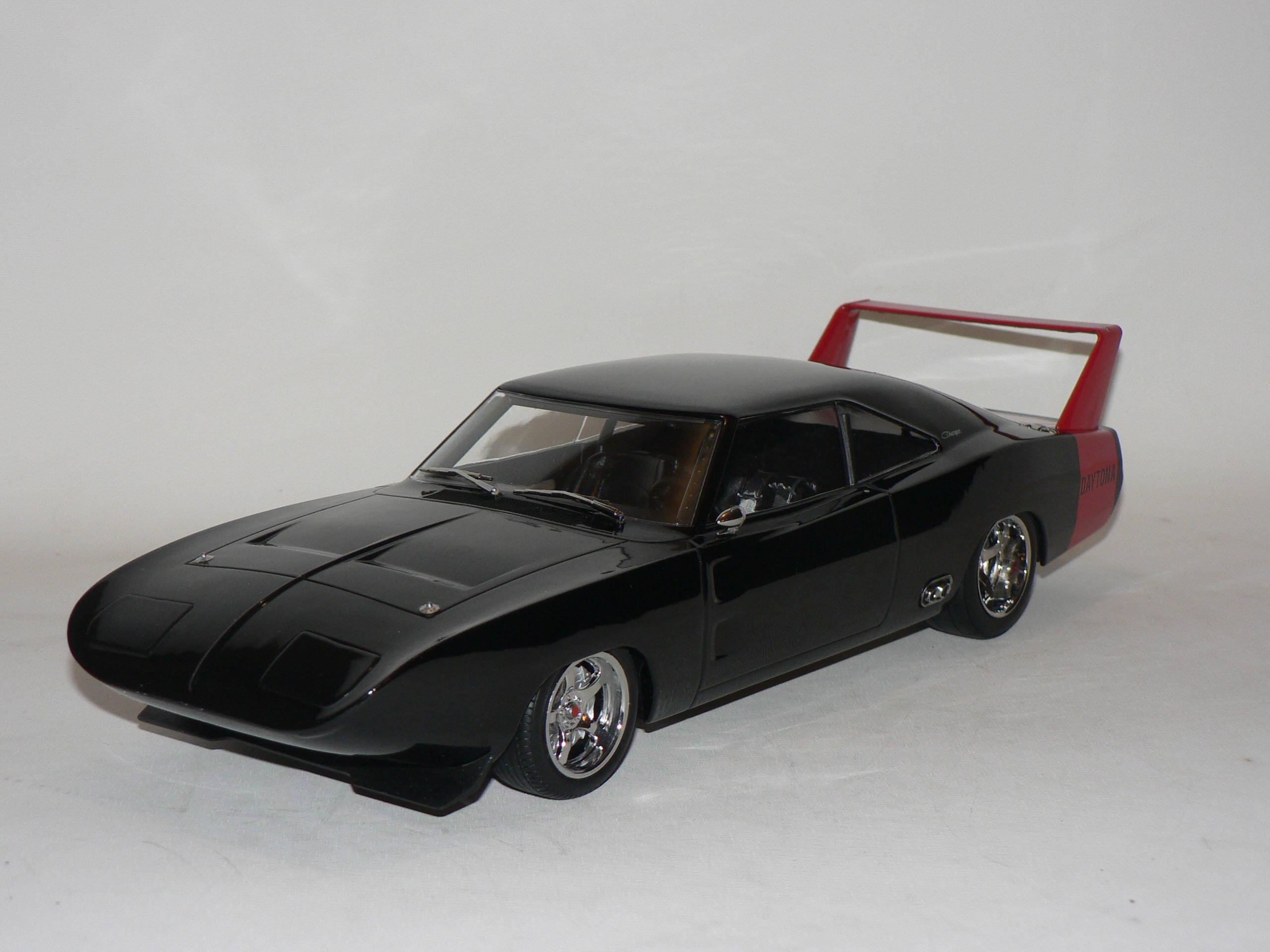 Dodge Charger Daytona Custom  -1969 (Dörr+Huv går ej öppna)  1:18 Greenlight