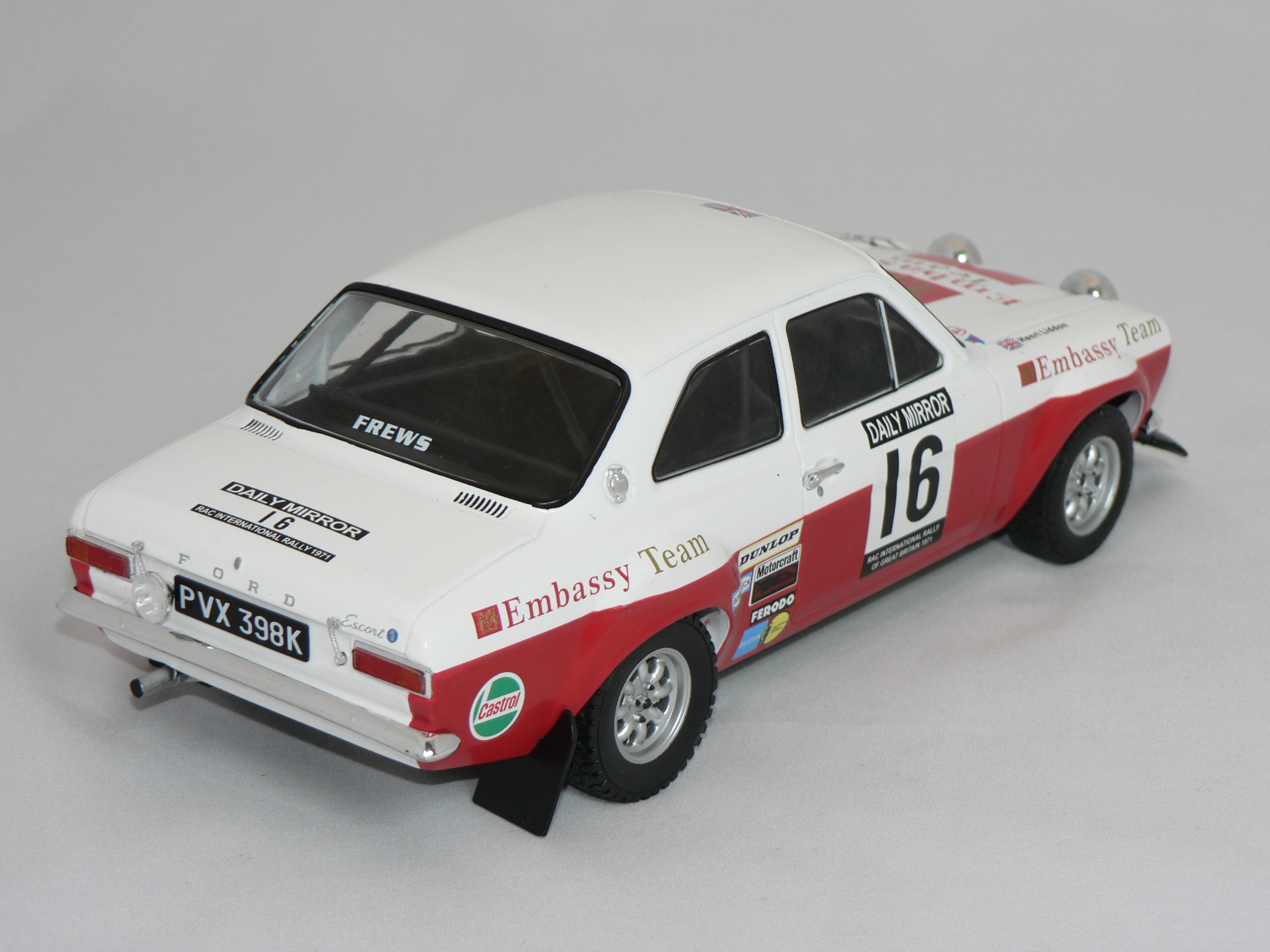 Ford Escort Mk I RS 1600 (RAC RALLY 1971) T.Mäkinen-H.Liddon (INGET ÖPPNINGSBART)  1:18  Ixo - 2