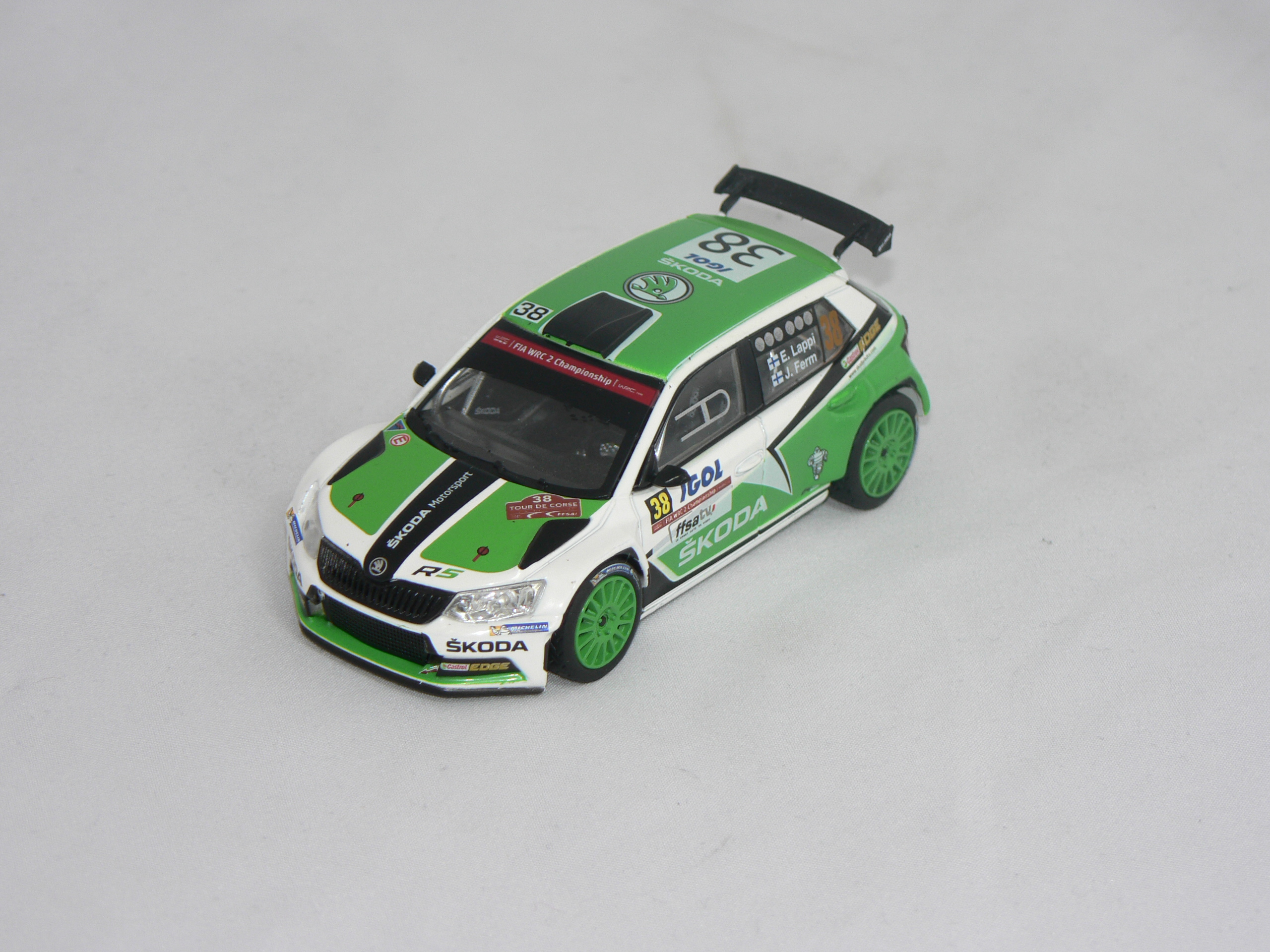 Skoda Fabia III R5 2015  # 38  Grön/Svart/Vit  (Rally Tour de Corse 2015) E.Lappi-J.Ferm ) 1:43  Abrex