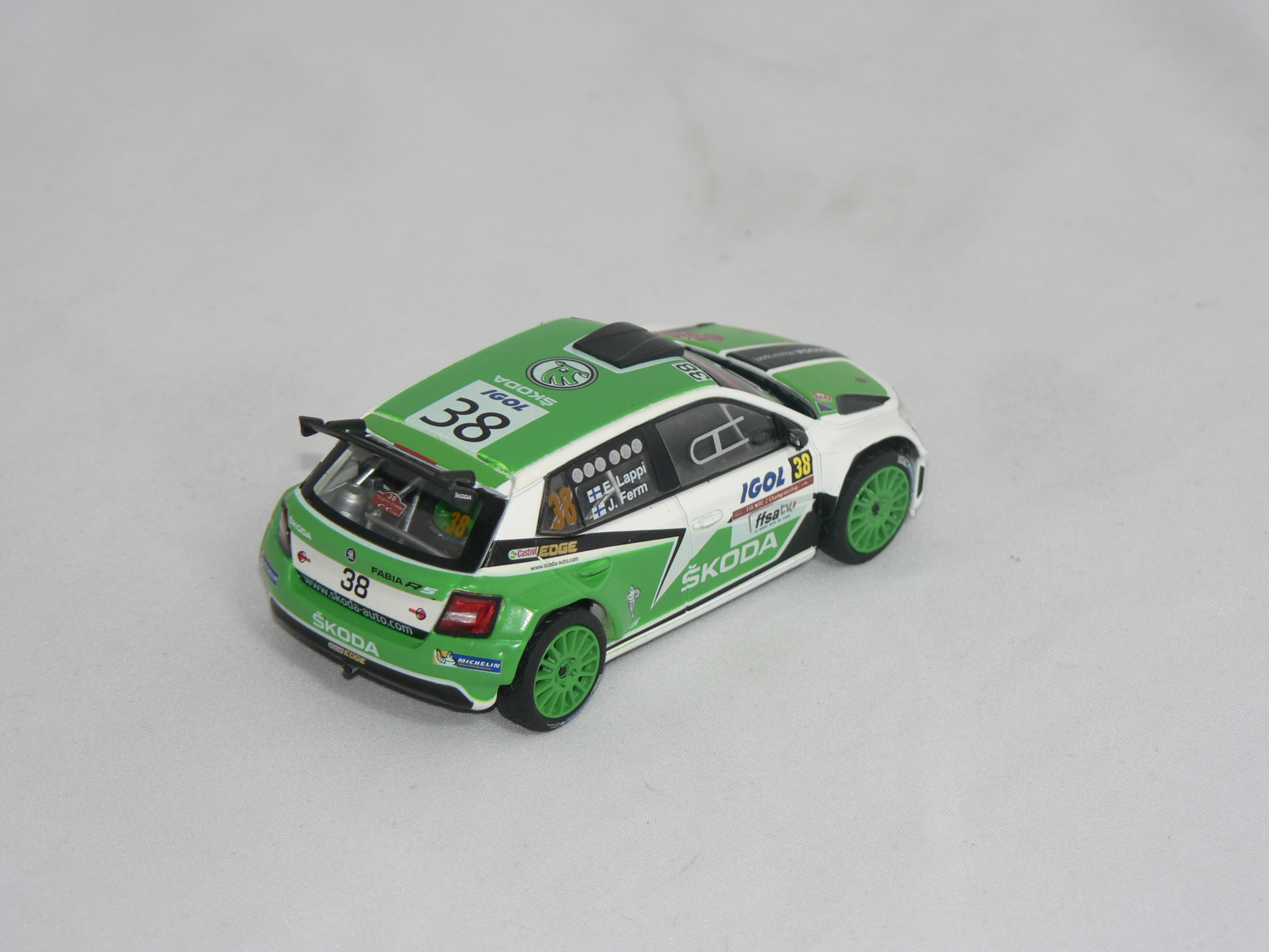Skoda Fabia III R5 2015  # 38  Grön/Svart/Vit  (Rally Tour de Corse 2015) E.Lappi-J.Ferm ) 1:43  Abrex - 2