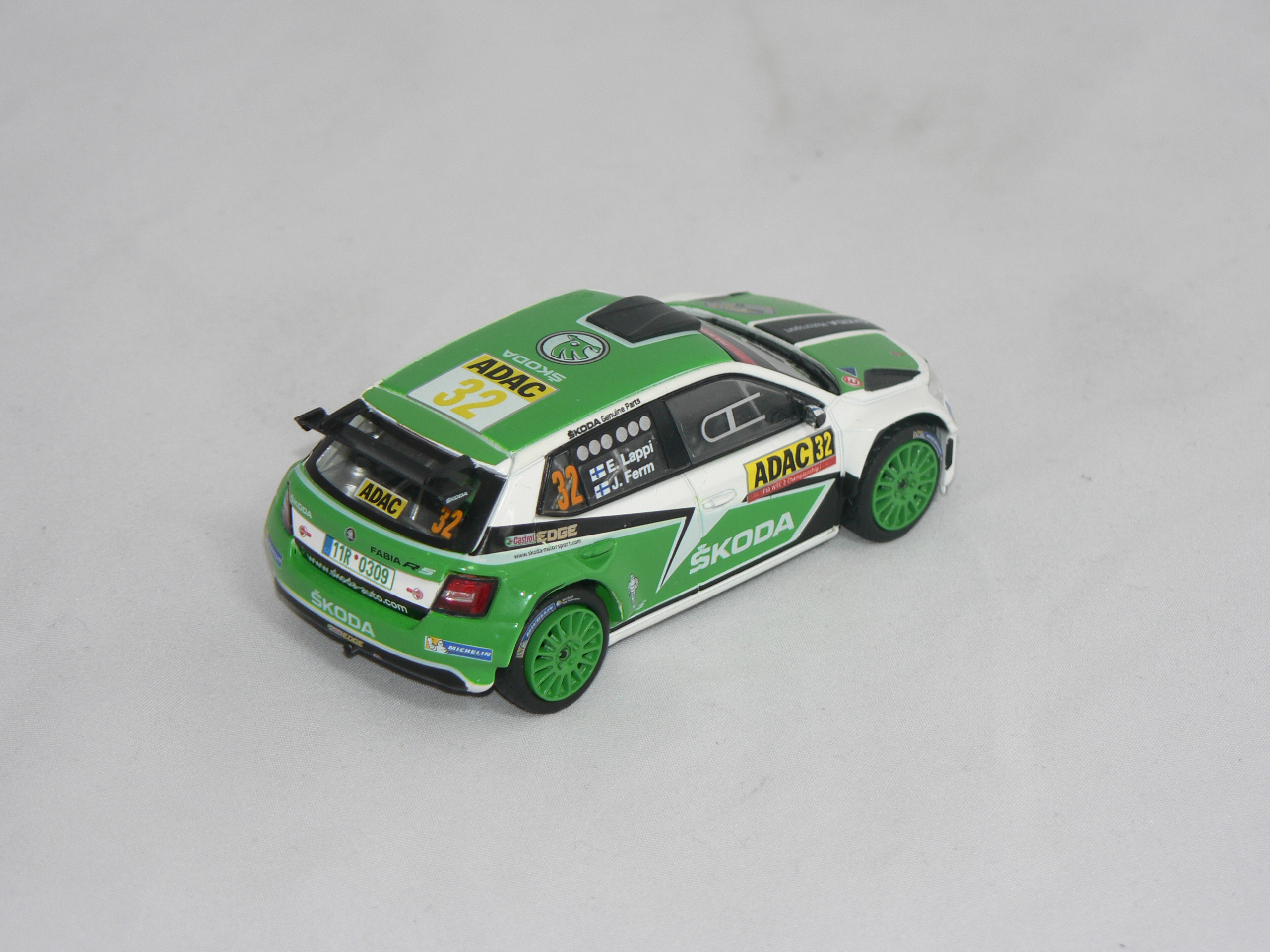 Skoda Fabia III R5 #32  Grön/Svart/Vit (Rally Germany 2016) E.Lappi-J.Ferm ) 1:43  Aberx - 2