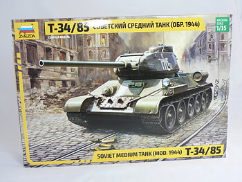 T34-85  Soviet Medium Tank 1944  1:35 Zvezda