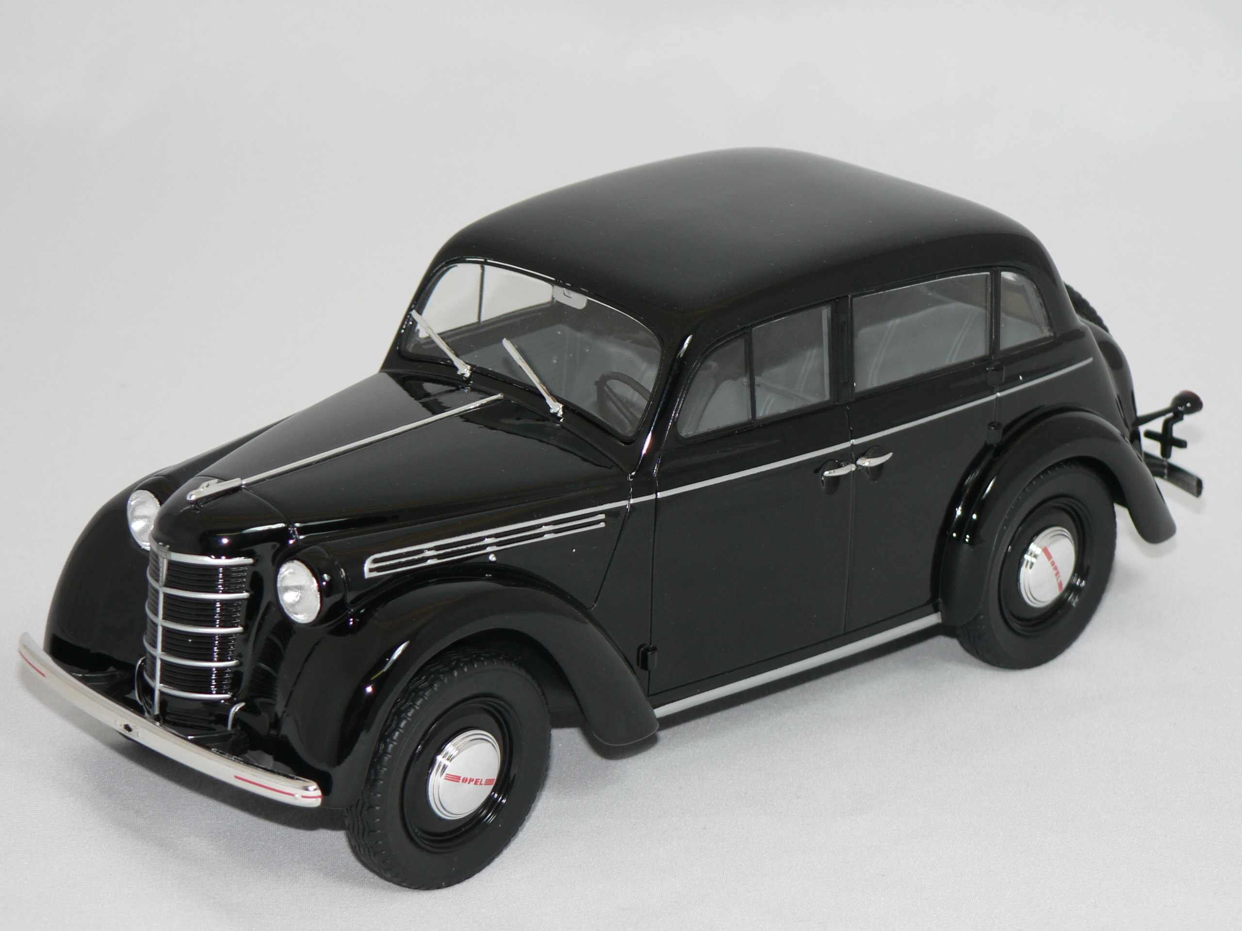 Opel Kadett K38 -1938 (LIMITED EDITION 500PCS) INGET ÖPPNINGSBART  1:18  KK Scale