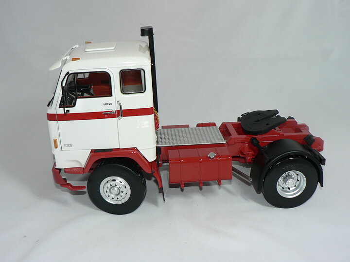 Volvo F 88   ( 1971 )  1:18   MCG