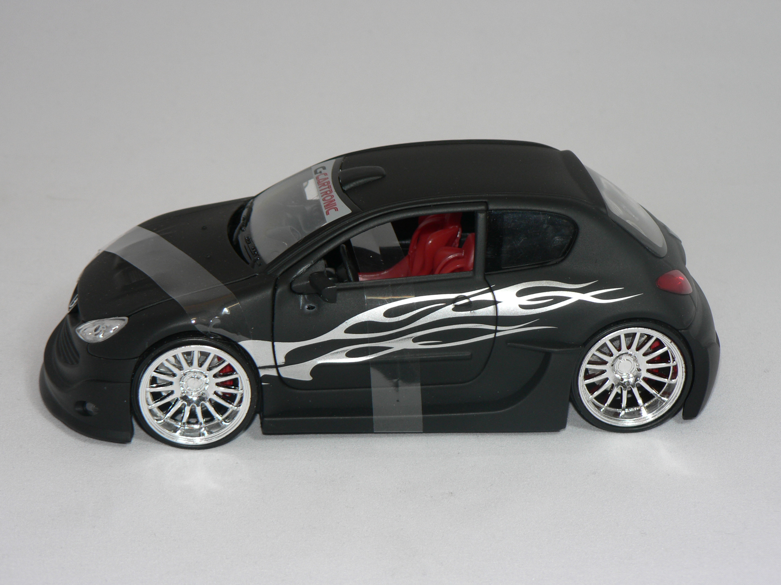 Peugeot 206 Tuning  1:24 Welly - 3