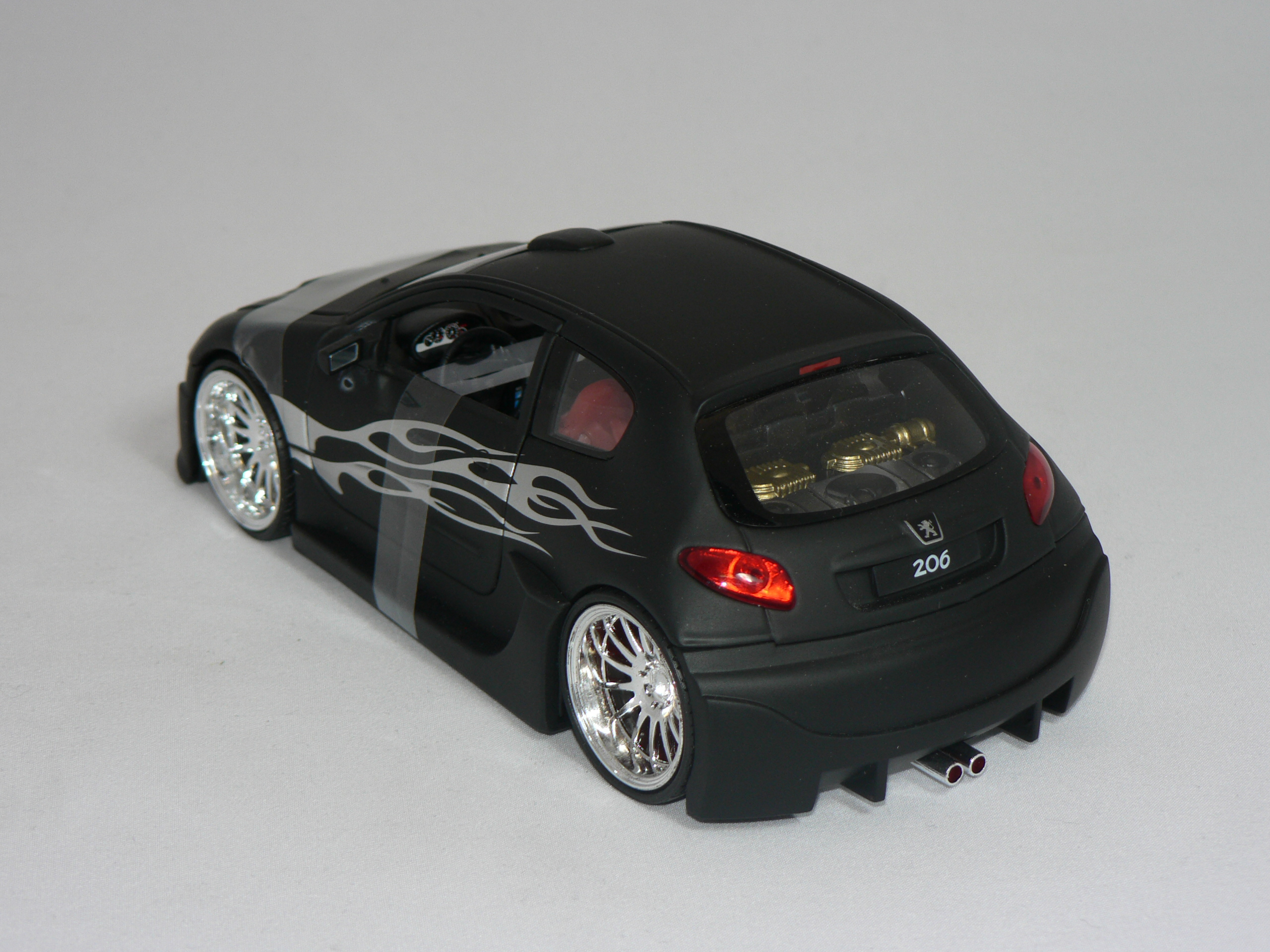 Peugeot 206 Tuning  1:24 Welly - 2