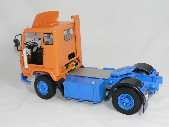 Volvo F88  Deutrans  1965   1:18  Road Kings