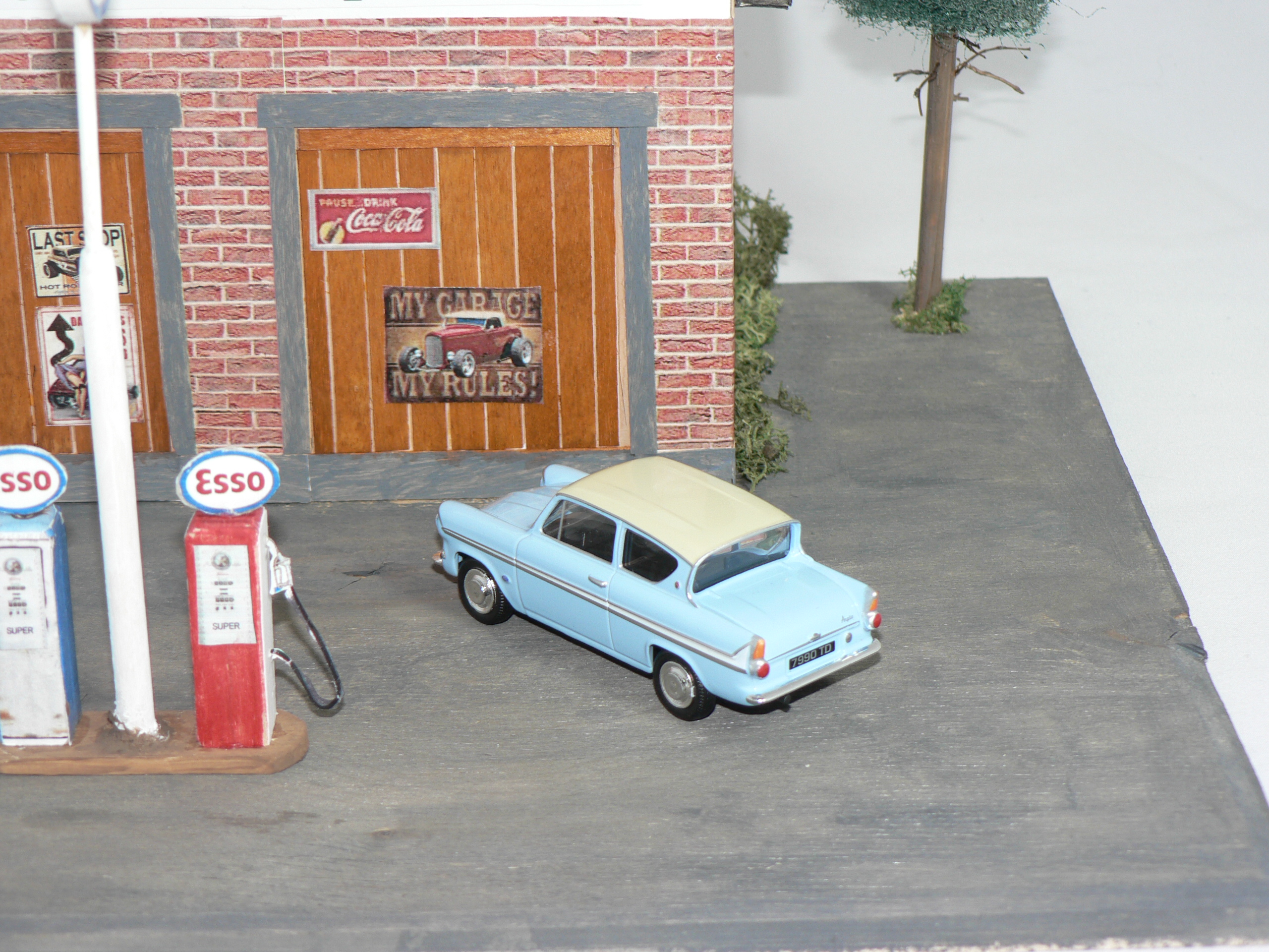 Ford Anglia - 2