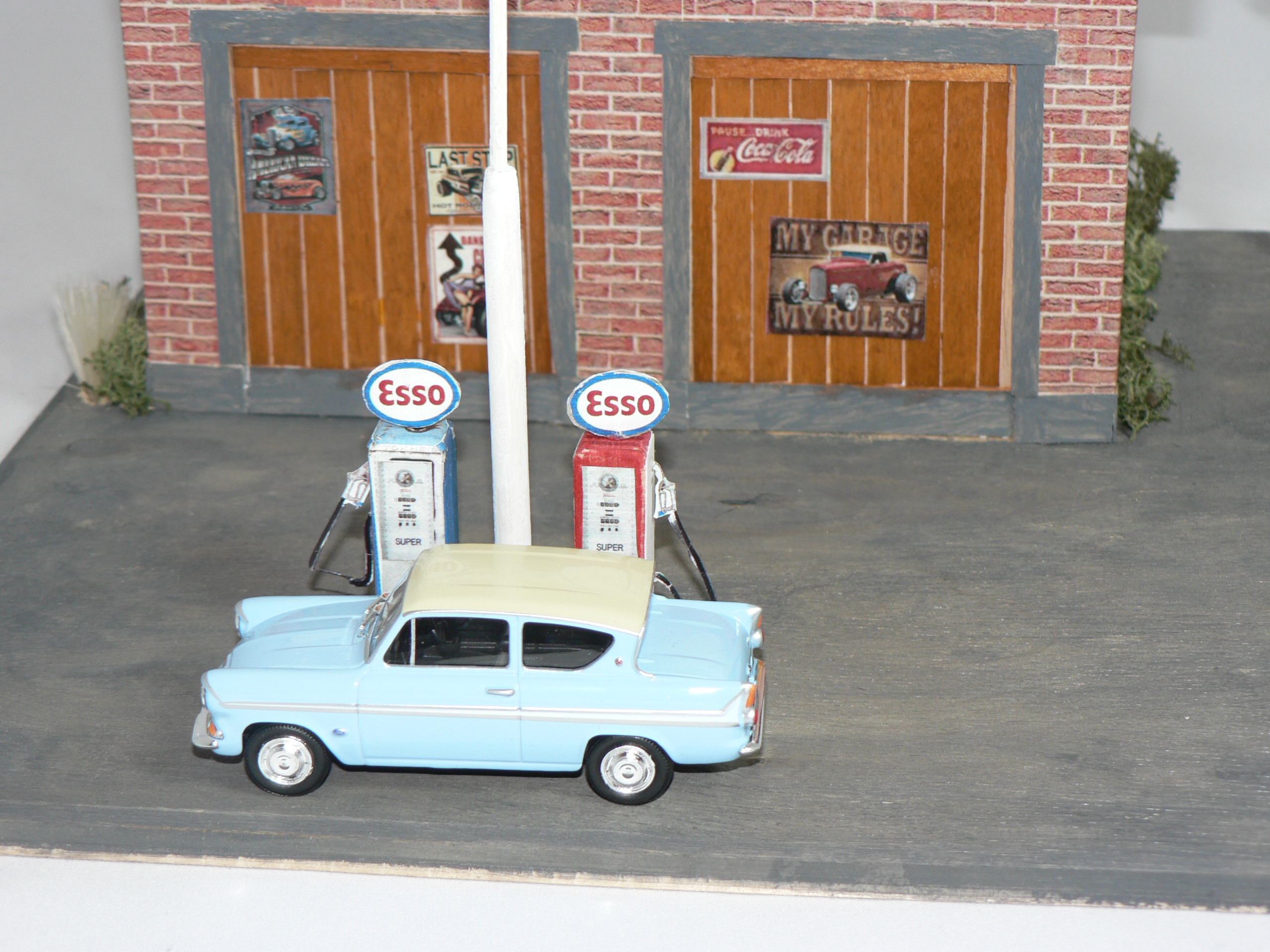 Ford Anglia - 3
