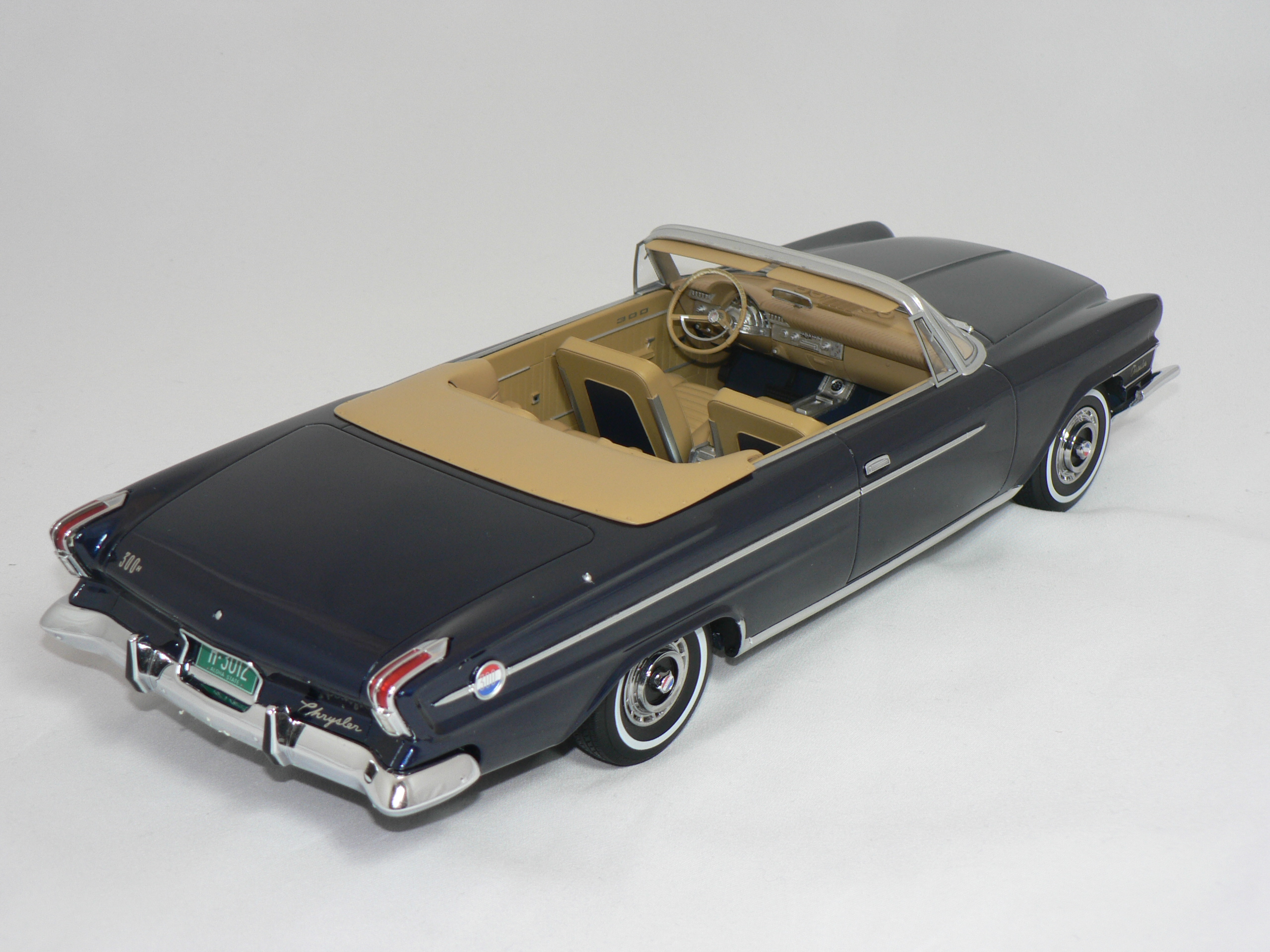 Chrysler 300H 2-Door Convertible -1962 (INGET ÖPPNINGSBART) Limited Edition 1 of 504pce   1:18   Bos Models - 2