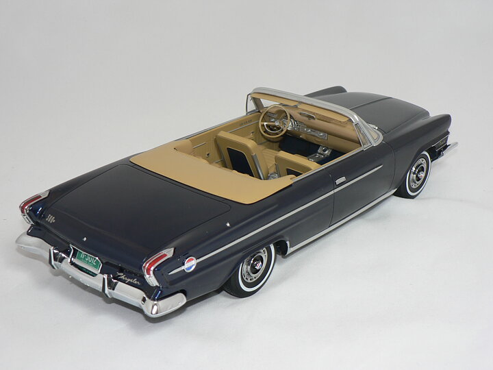Chrysler 300H 2-Door Convertible -1962 (INGET ÖPPNINGSBART) Limited Edition 1 of 504pce   1:18   Bos Models