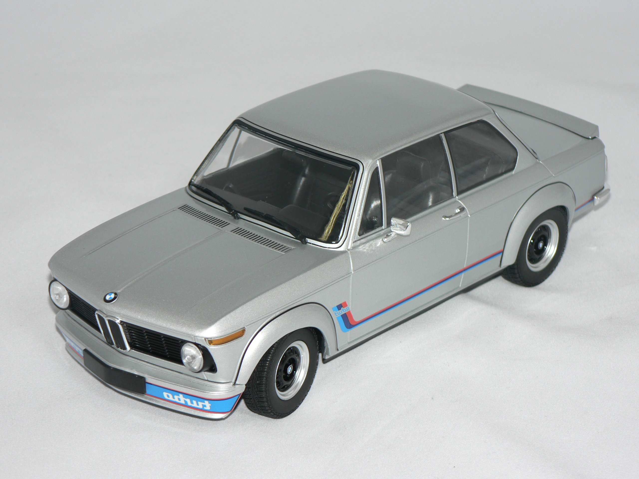 BMW 2002 Turbo -1973 (INGET ÖPPNINGSBART)   1:18  Minichamps
