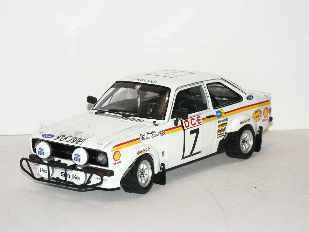 Ford Escort RS 1800 (Rally Du Maroc1976) R.Clark-J.Porter  1:18  Sun Star