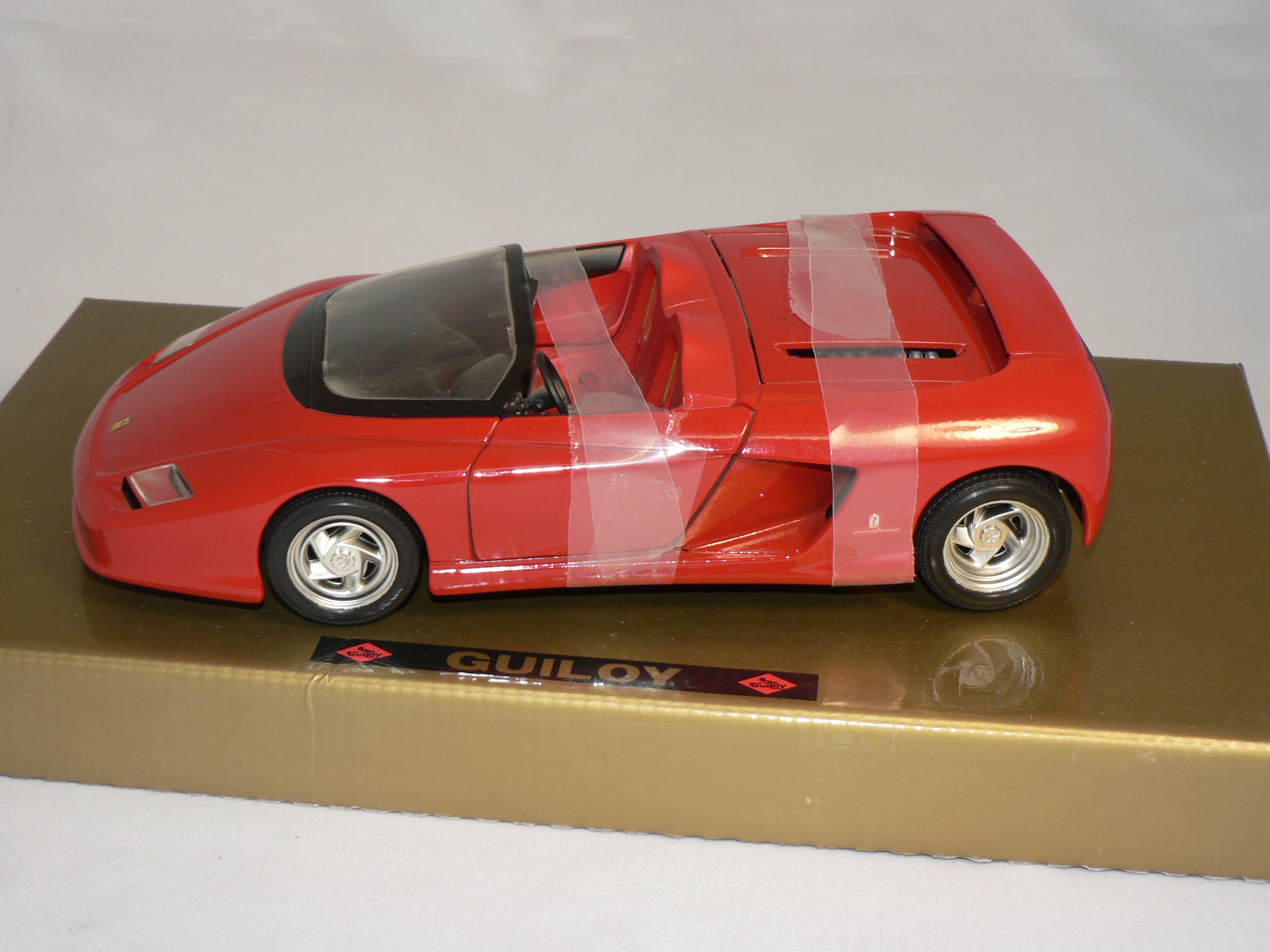 Ferrari Mythos  1:18  Guiloy - 3